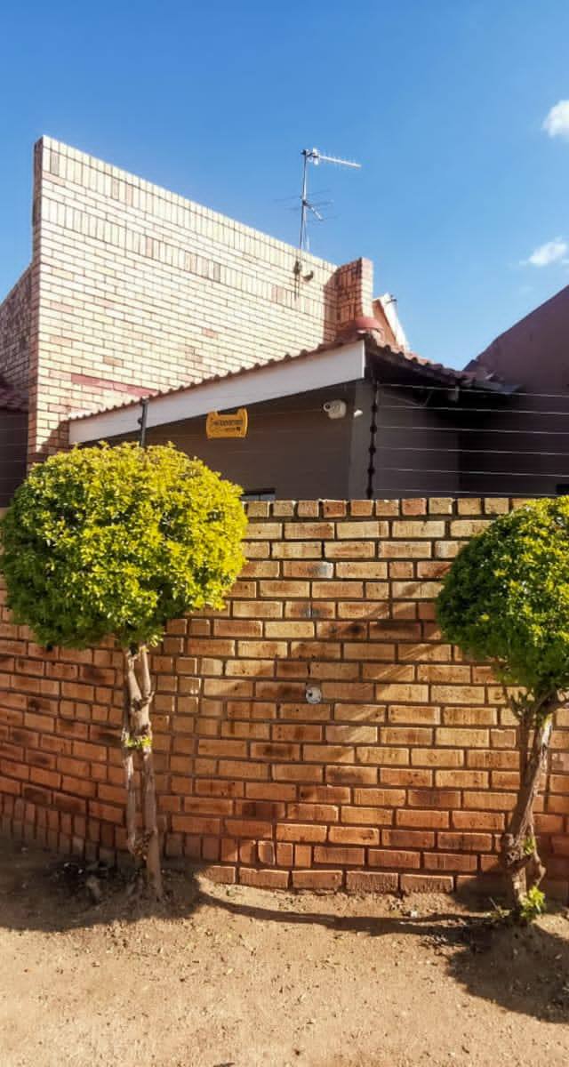 Student accommodation in Pimville Zone 5 listing photo